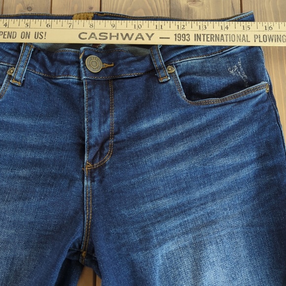 Kut from the Kloth Emma Ankle Straight Leg Distressed Raw Hem Jeans - Picture 5 of 14